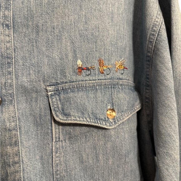 Eddie Bauer Mens Large Tall Denim‎ Shirt Embroidered Fly Fishing Flies Button Up - Picture 3 of 7